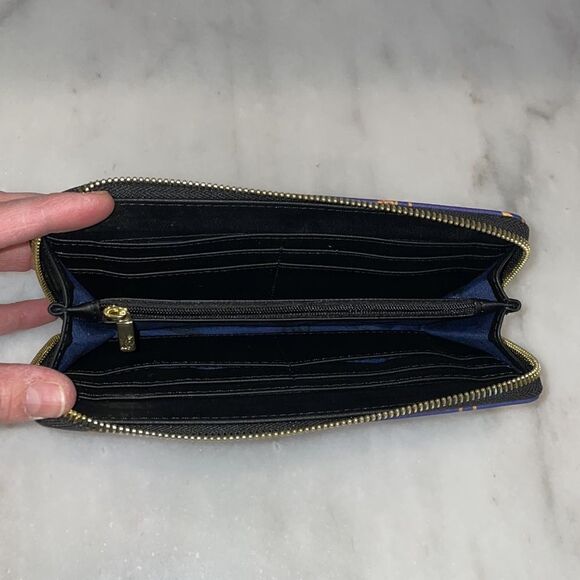 Lounge Fly Wallet Disney Parks NWT Snack Treats Food Zip Continental Wallet HTF - Picture 13 of 17